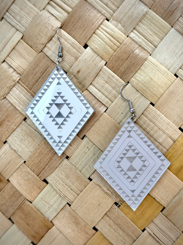 Taniko Earrings