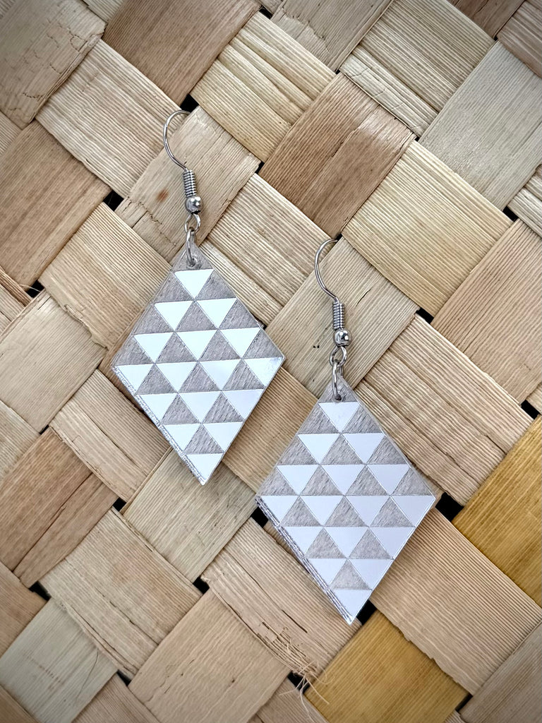 Niho Earrings
